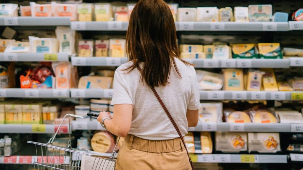 Inflation in the uk projected to hit 4%
